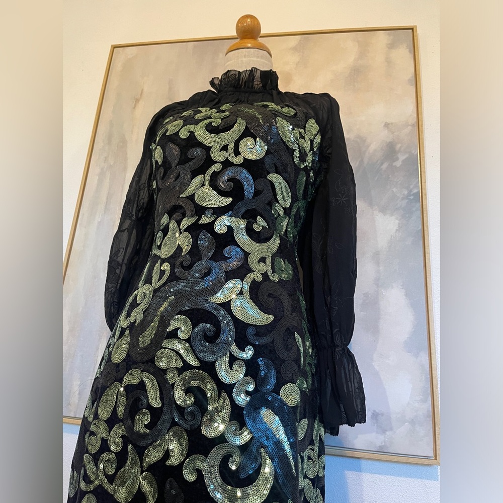 💫Boutique Black Velvet Midi Dress💫